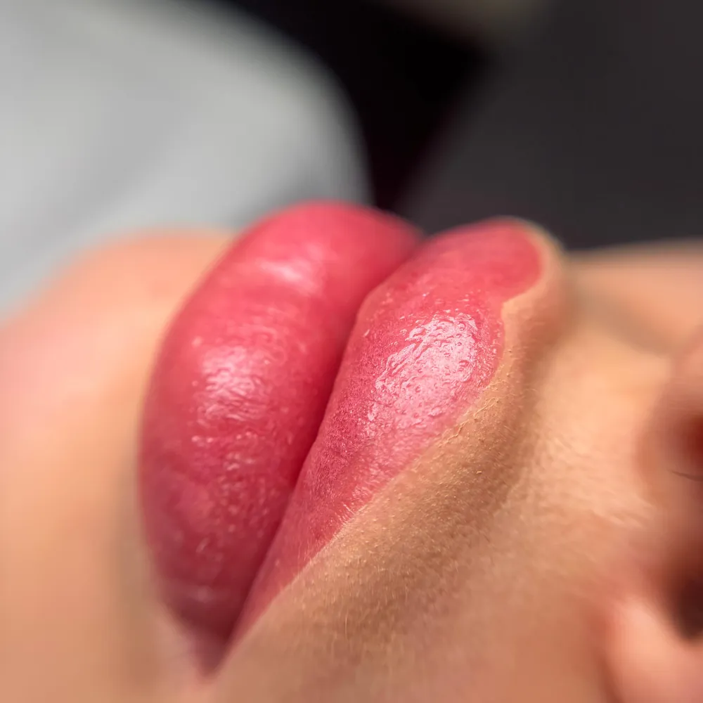 1155388A-F49B-404B-BAFA-85DEFEFA506D